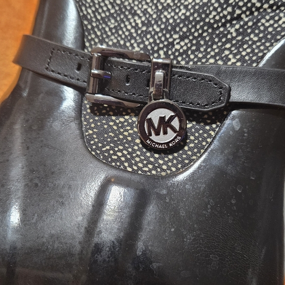 Michael Kors Charm Stretch Rainboots - Black/White - Picture 3 of 5